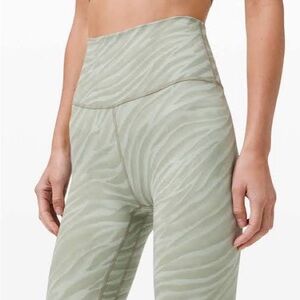 Align 28” Super High Rise La Tigre Green Leggings